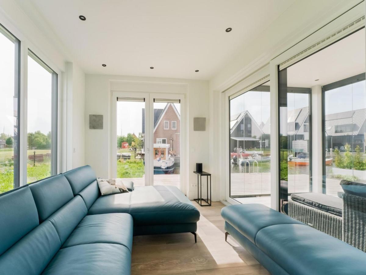 Peaceful Villa On The Water In Stavoren Extérieur photo